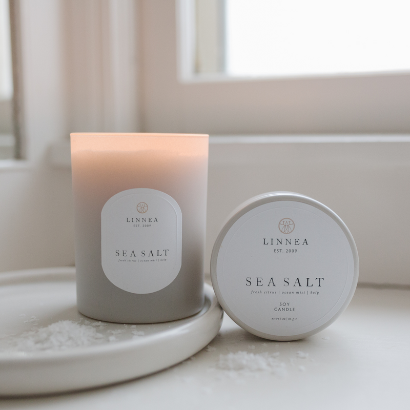 Oversized Sea & Sand Fragranced Candle: Discover Aromas of